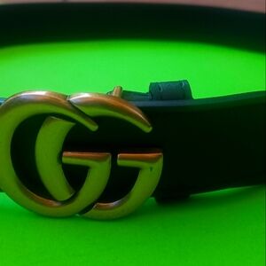 Black Gucci belt